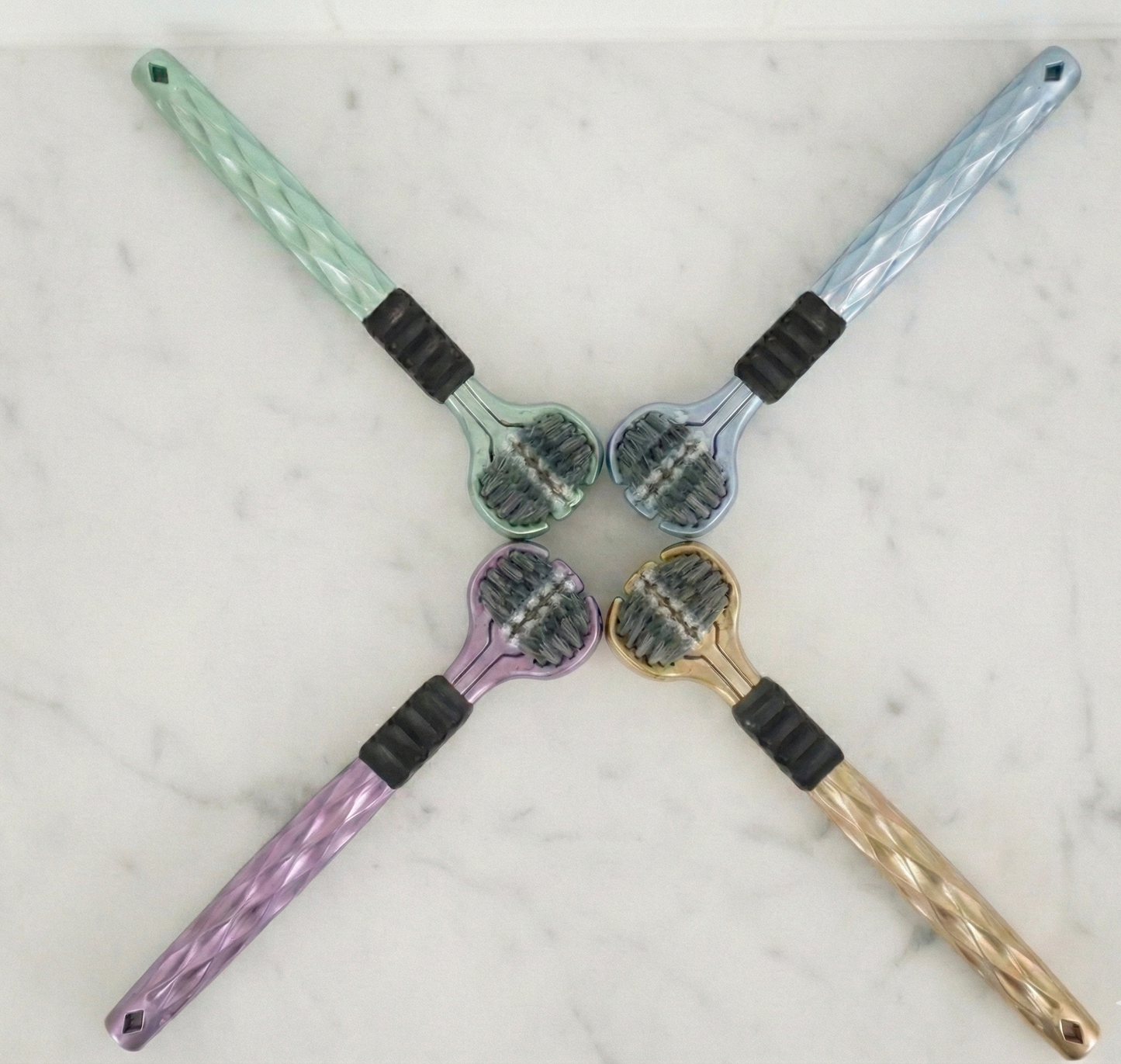 Тристранна четка за зъби